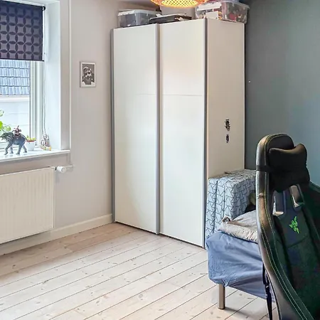 3 Bedroom Lovely In Apartment