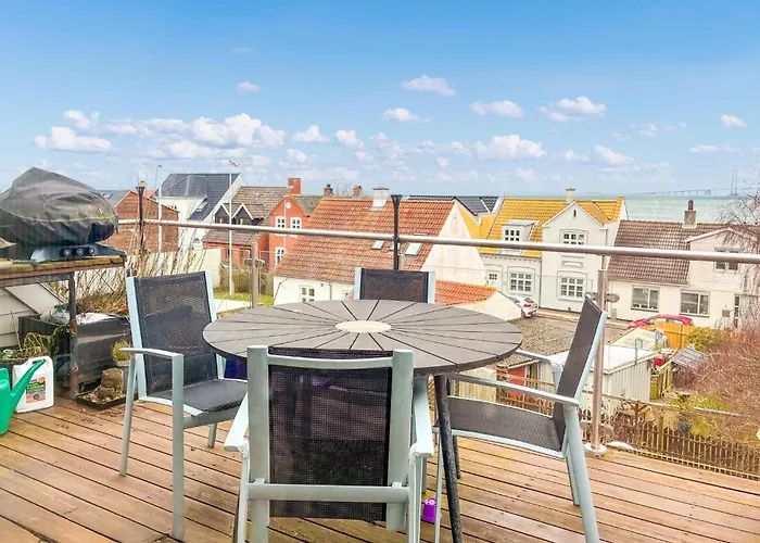 3 Bedroom Lovely In Apartment