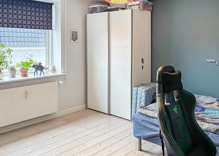 3 Bedroom Lovely In Apartment