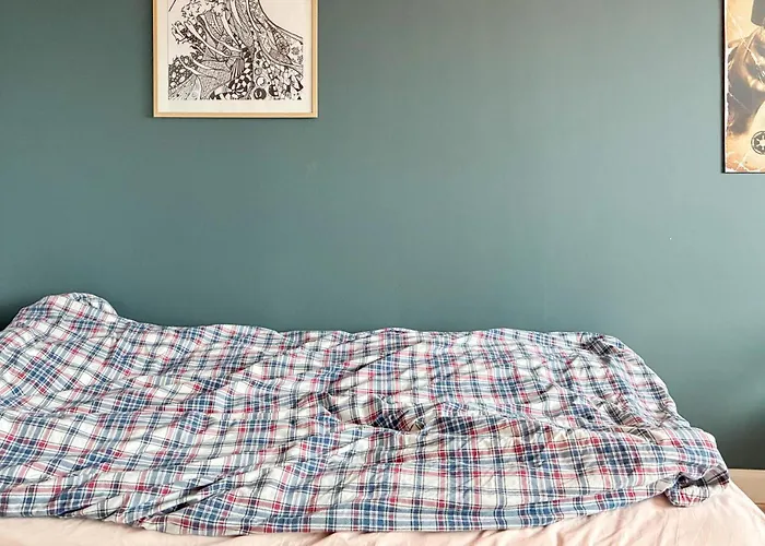 3 Bedroom Lovely In Apartment *