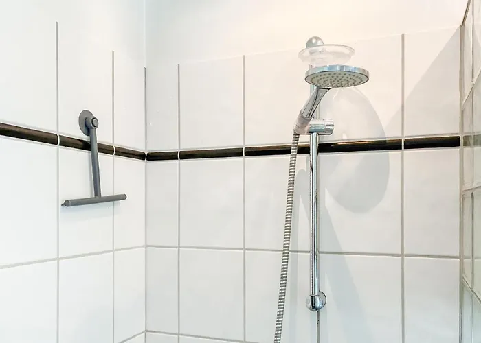 Apartment 3 Bedroom Lovely In *